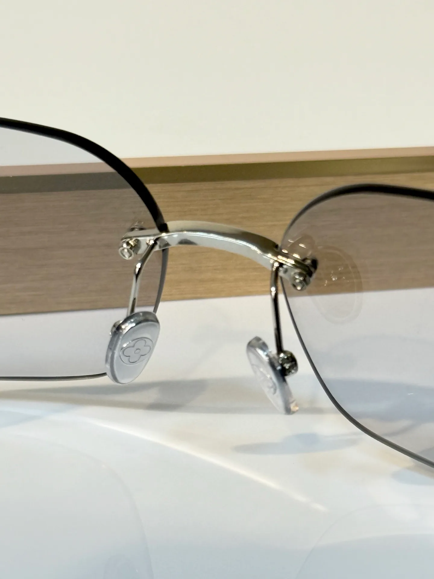 Glasses LOUIS VUITTON 18117691