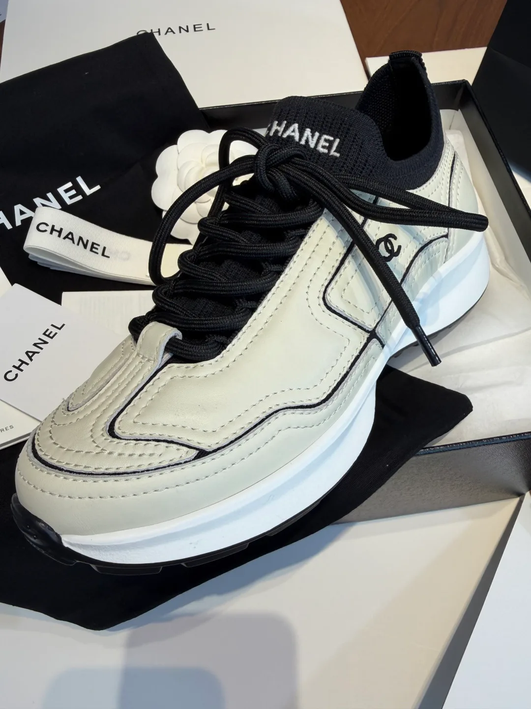 Women's Sneakers CHANEL 18067087