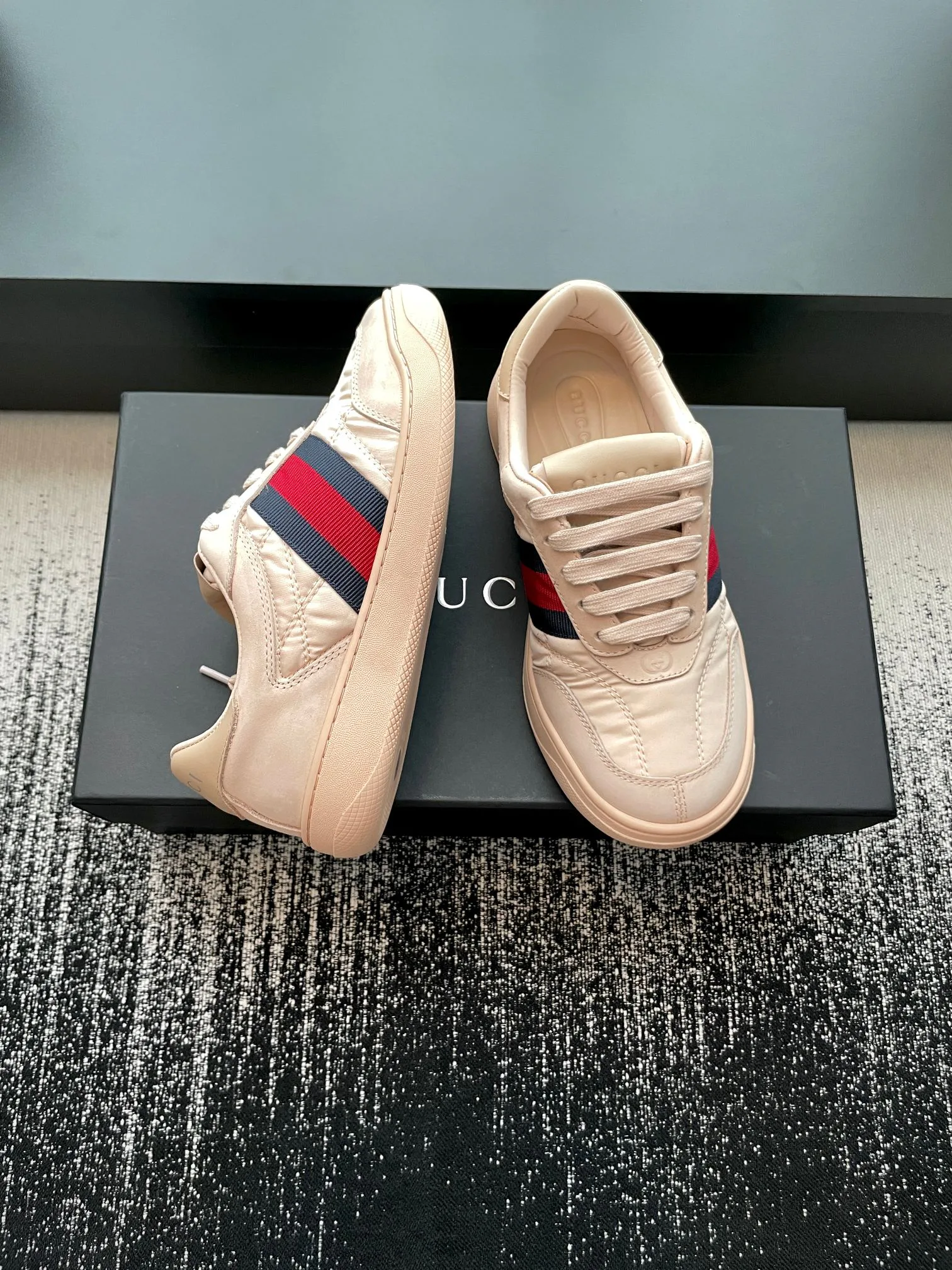 Women's Sneakers GUCCI 18447994