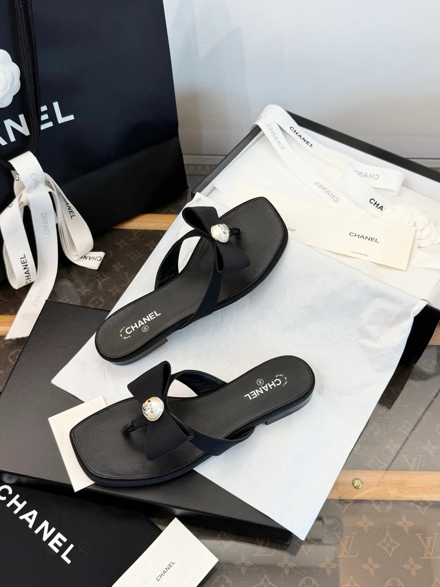 Women's Flip-Flops CHANEL 18132874