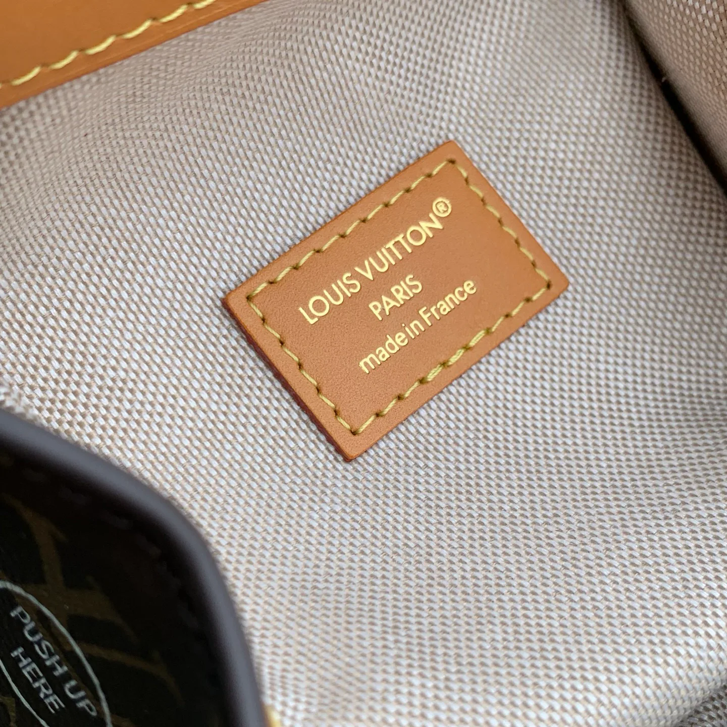Women's Shoulder Bags LOUIS VUITTON 18147522