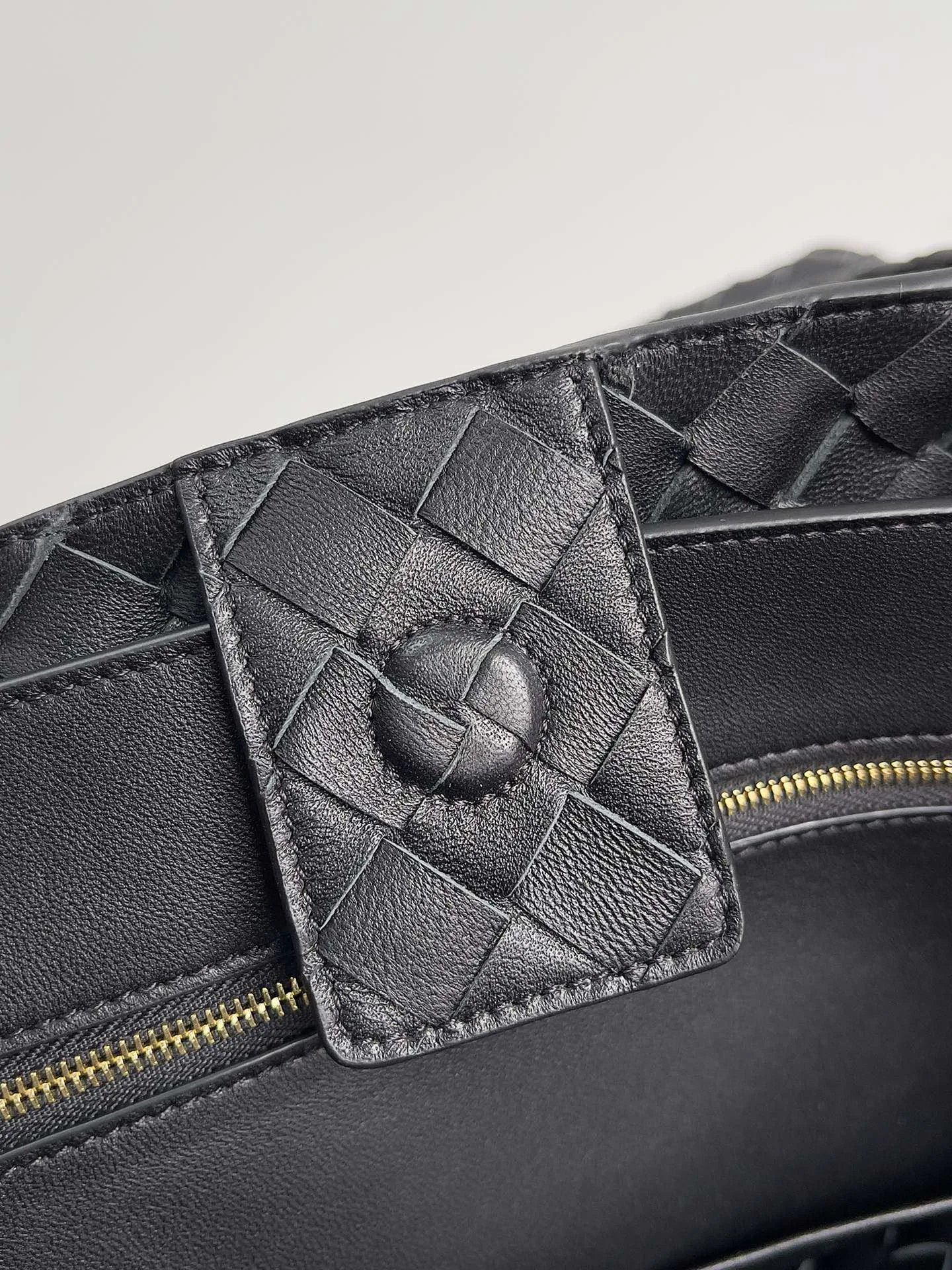 Women's Classic Handbags BOTTEGA VENETA 17972835