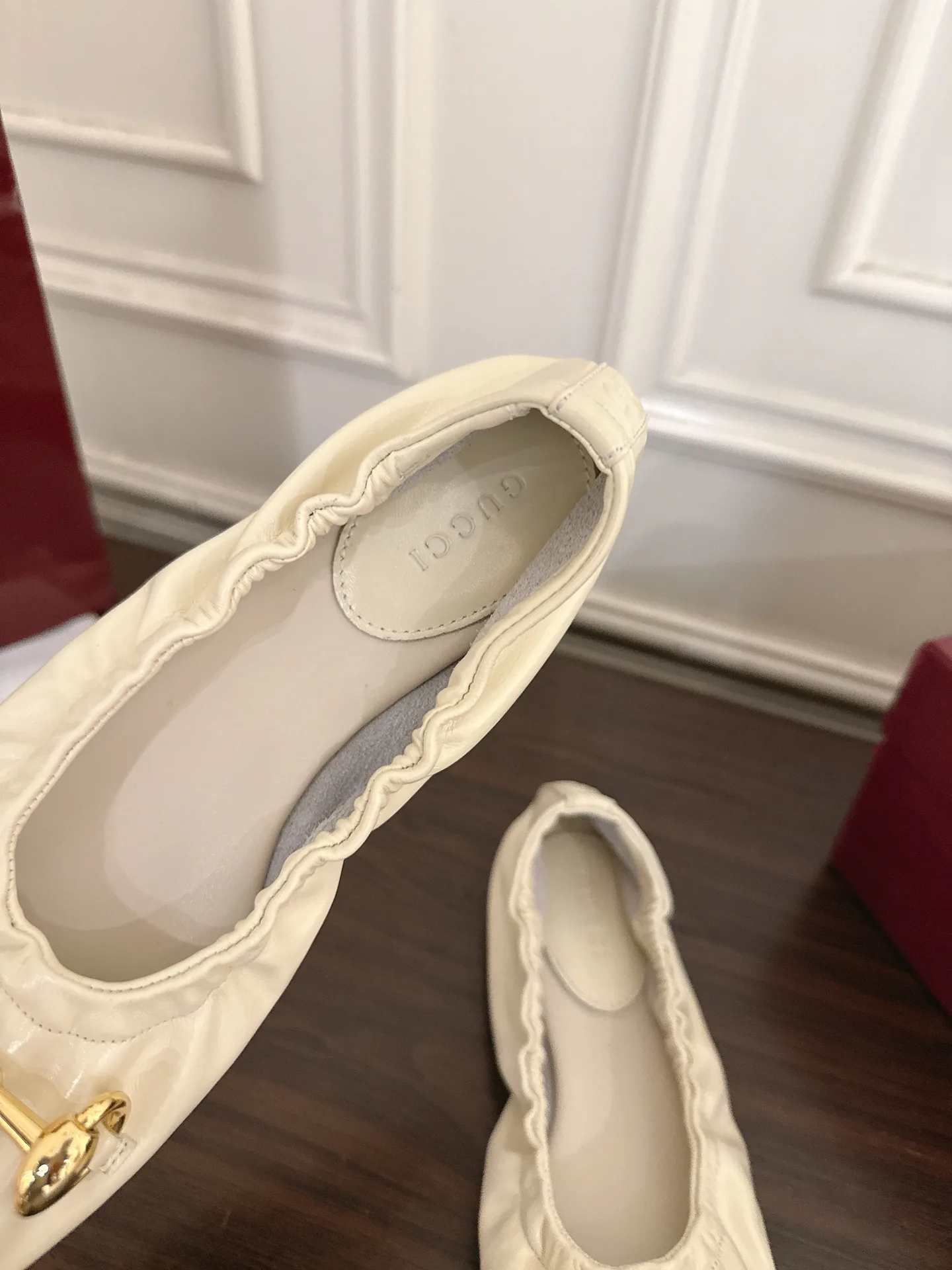 Women's Ballet Flats GUCCI 17801551