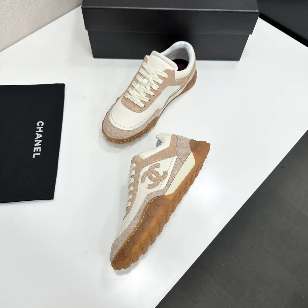 Women's Sneakers CHANEL 18025581