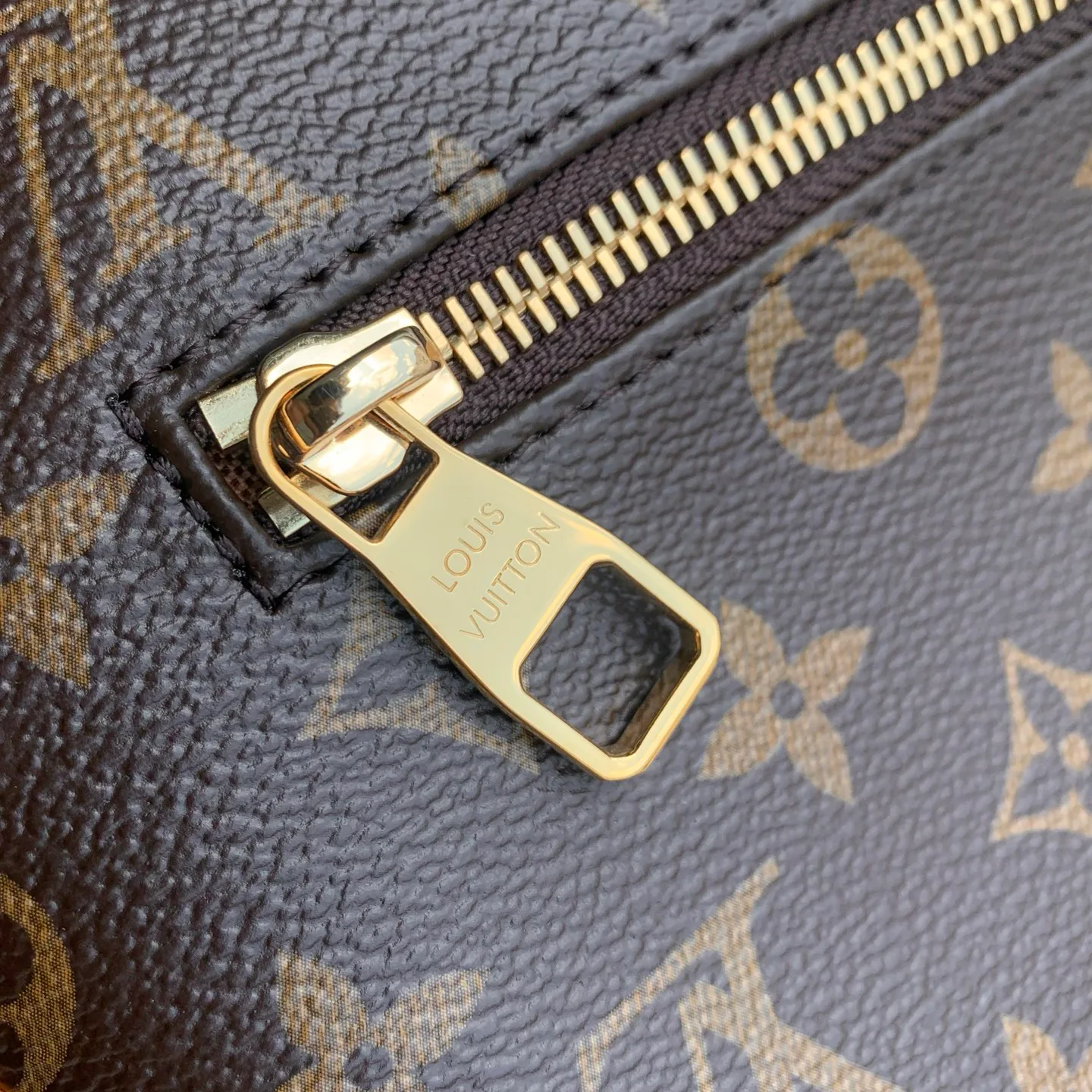 Women's Classic Handbags LOUIS VUITTON 18147473
