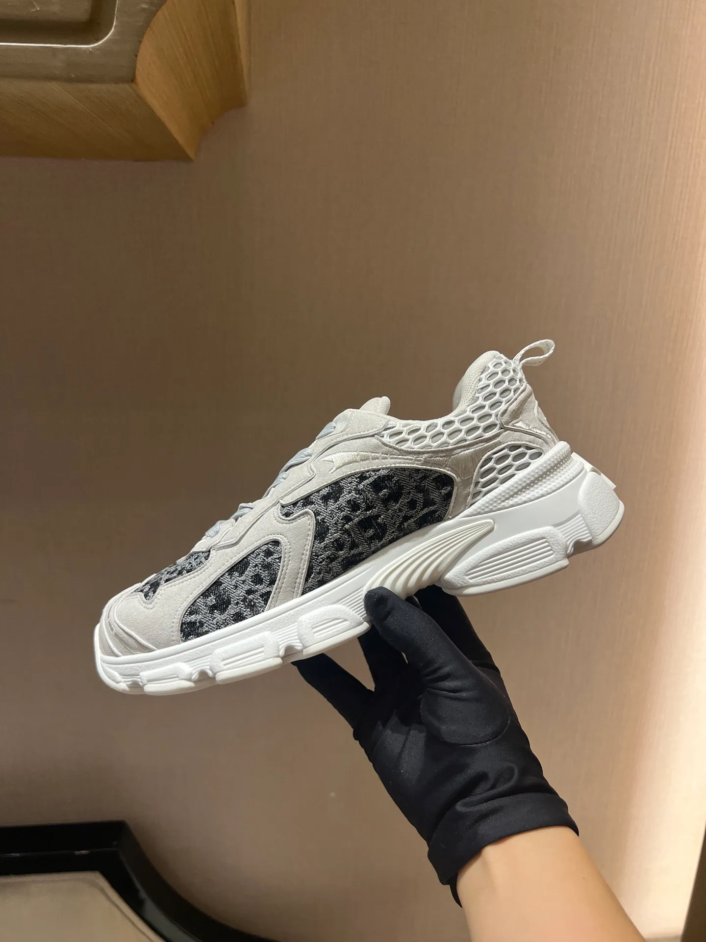 Women's Sneakers CHRISTIAN DIOR 18020279