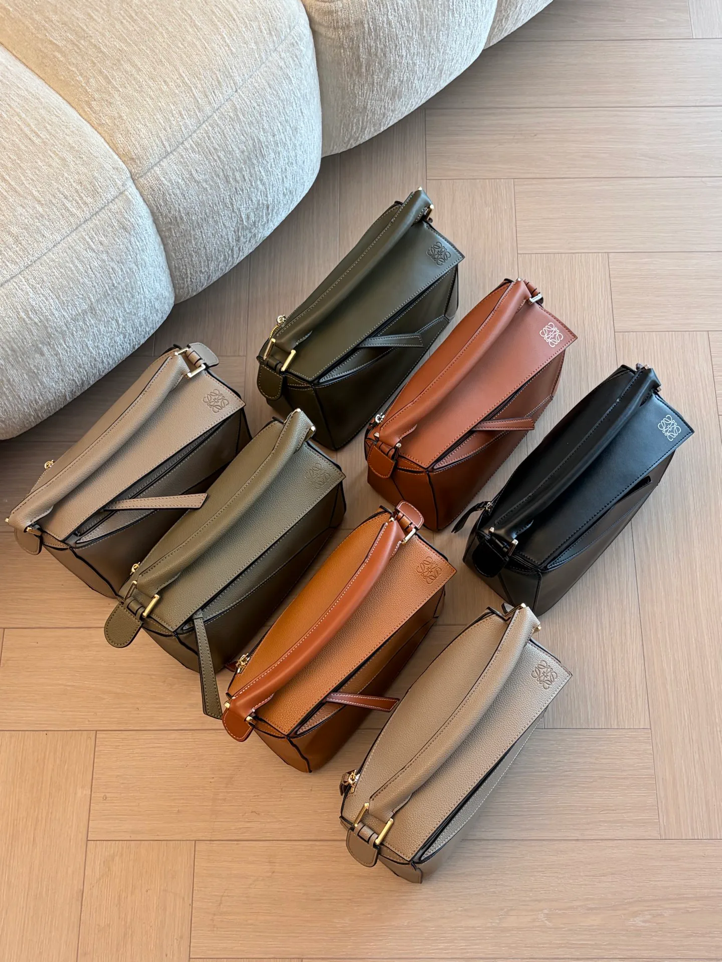 Women's Classic Handbags LOEWE 18064099