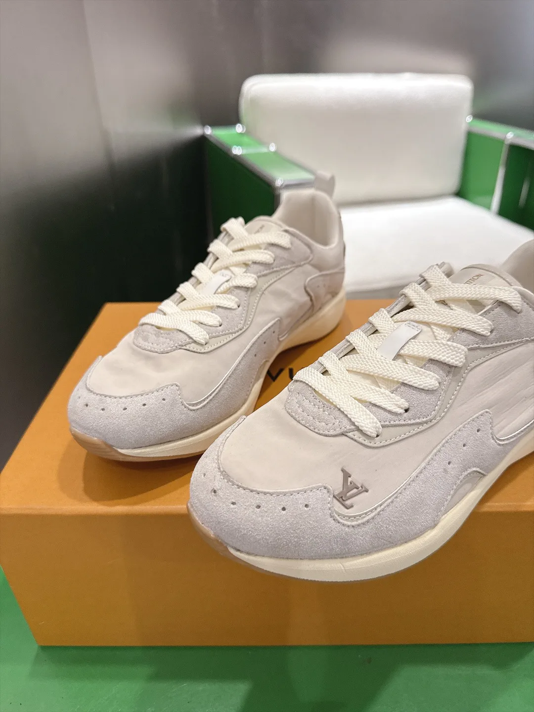 Men's Sneakers LOUIS VUITTON 18011727