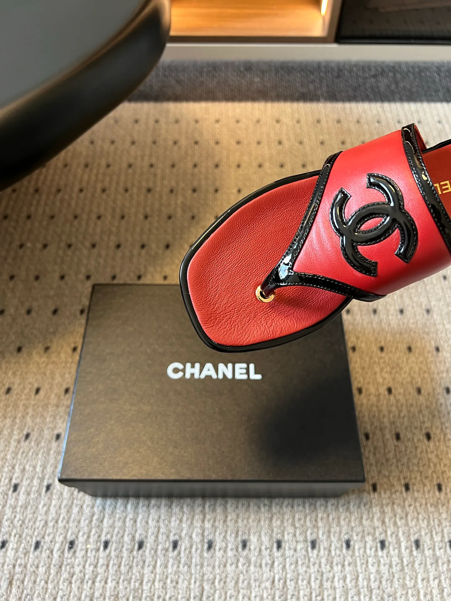 Women's Flip-Flops CHANEL 17844580
