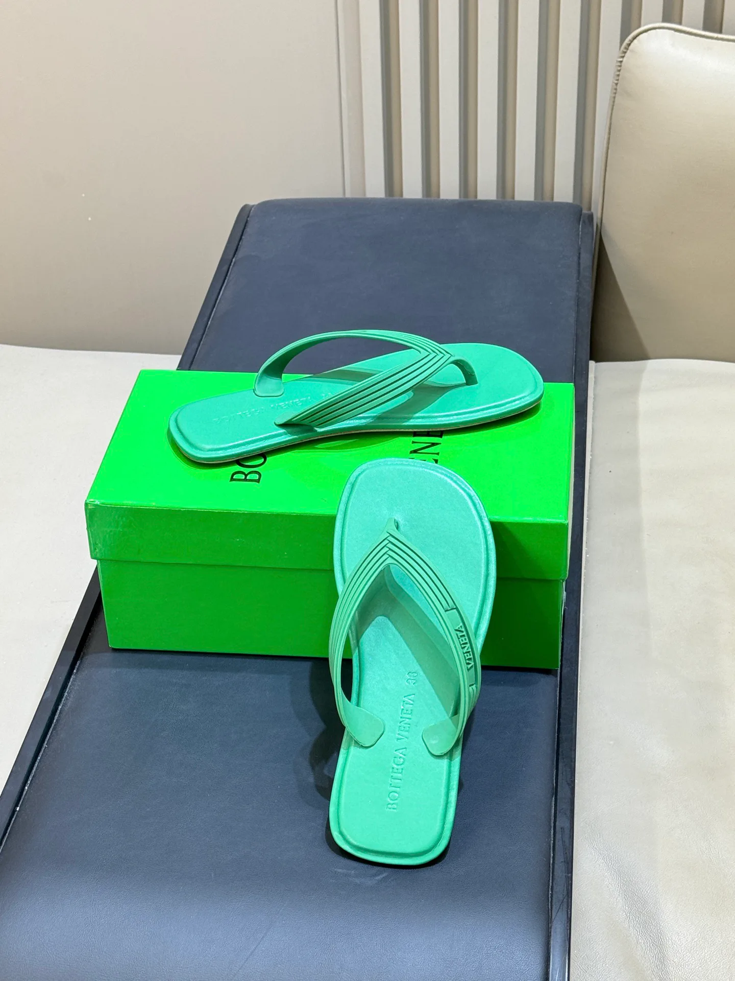 Women's Flip-Flops BOTTEGA VENETA 18073671