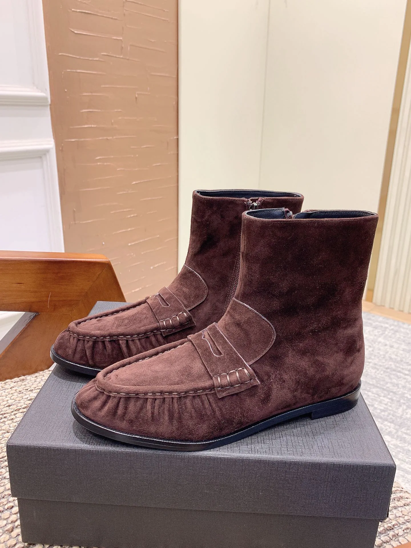 Women's Booties SAINT LAURENT 18080420