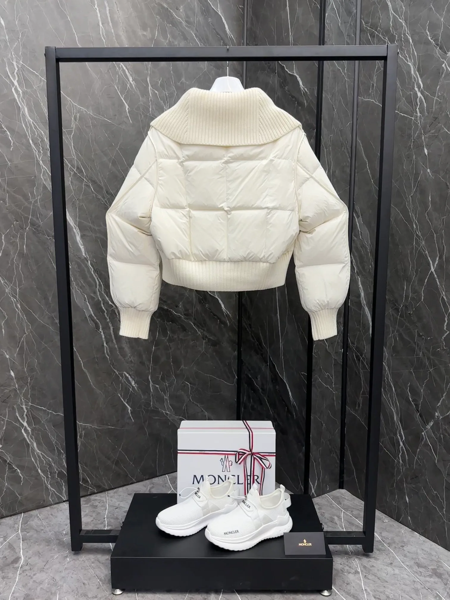 Men's Jackets And Down Jackets MONCLER 18281283