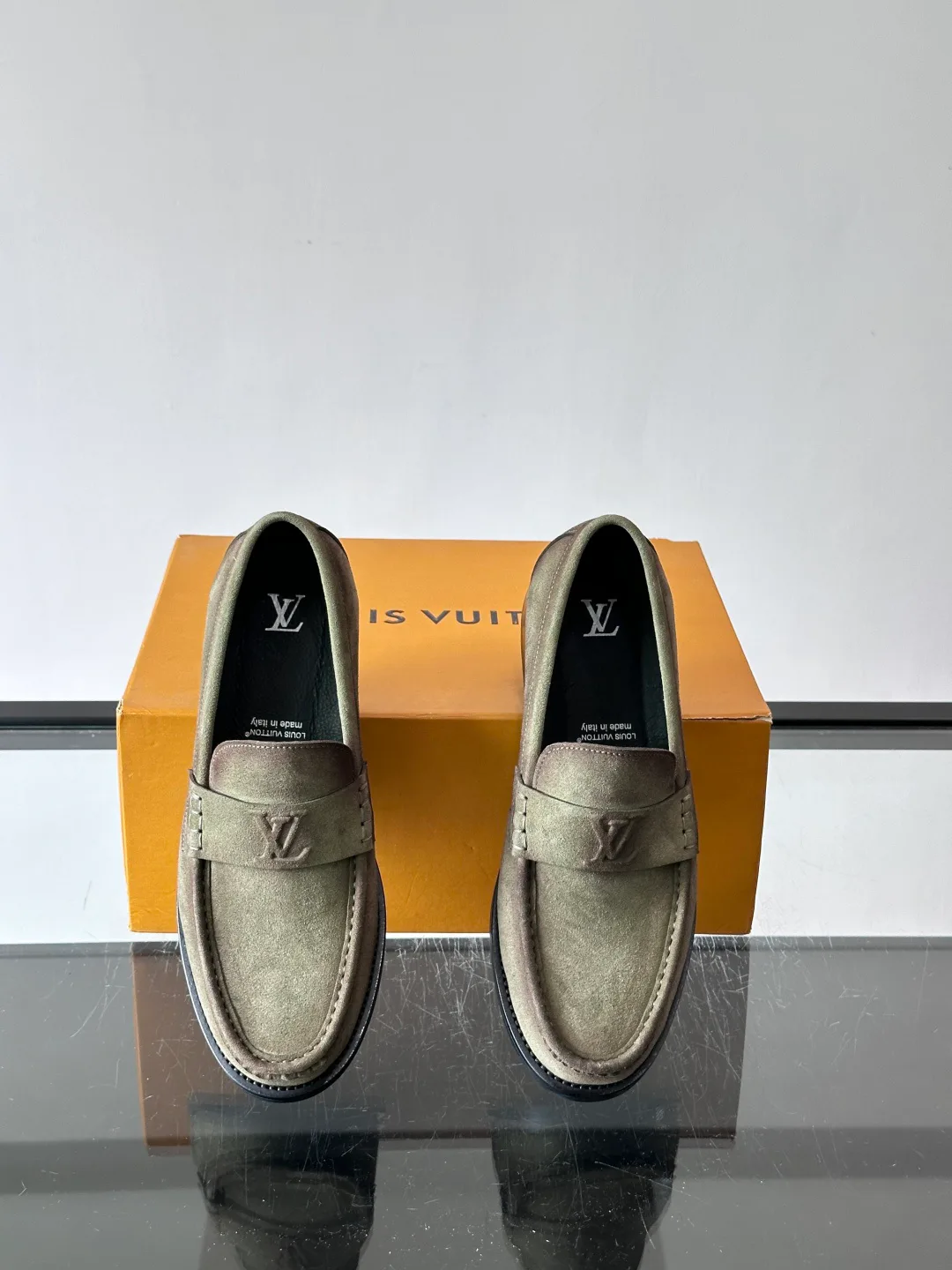 Men's Loafers And Dress Shoes LOUIS VUITTON 18101962