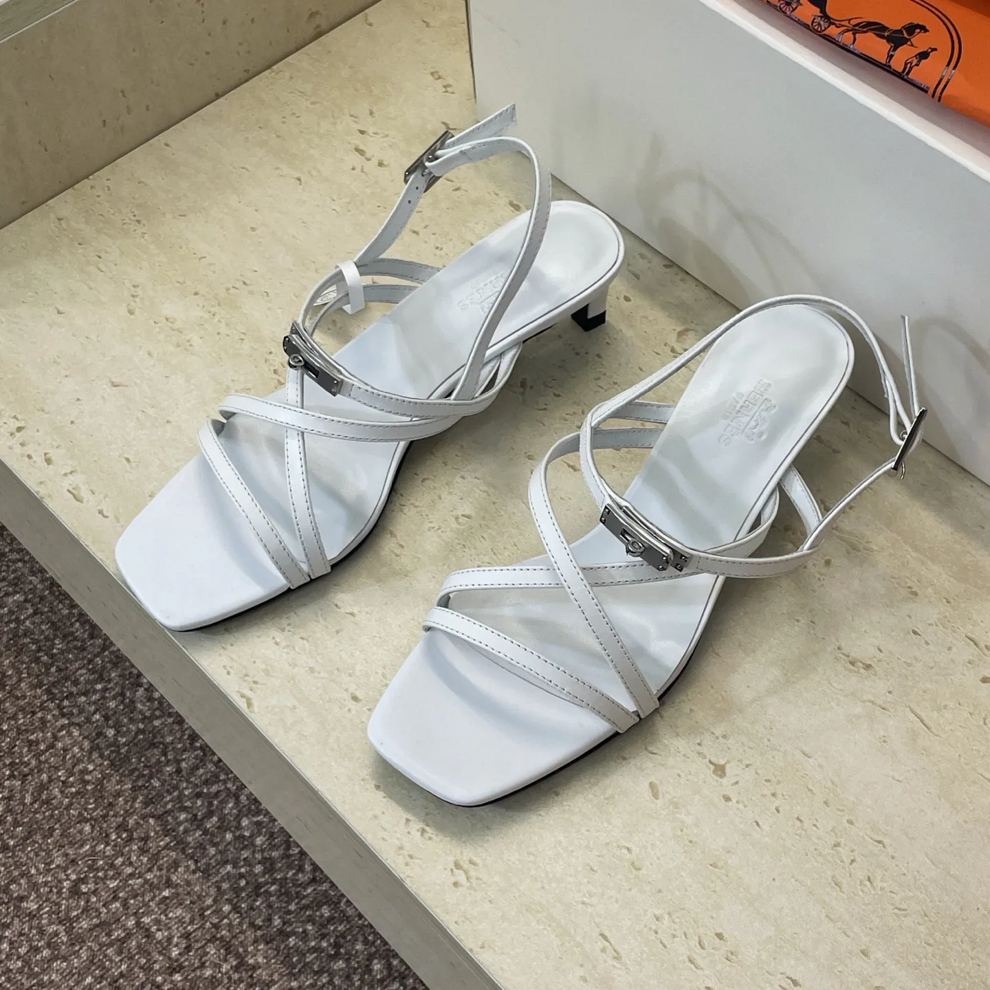 Women's Open-Toe Sandals HERMES 18120781