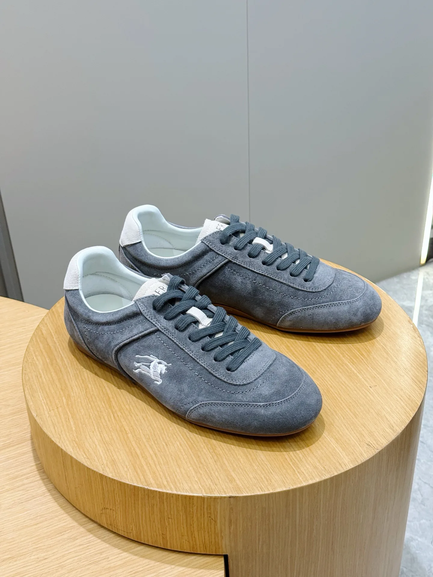 Men's Sneakers BURBERRY 18101451