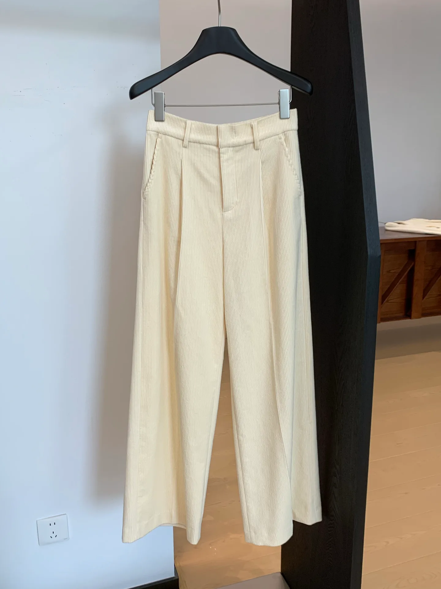 Women's Trousers BRUNELLO CUCINELLI 18086883