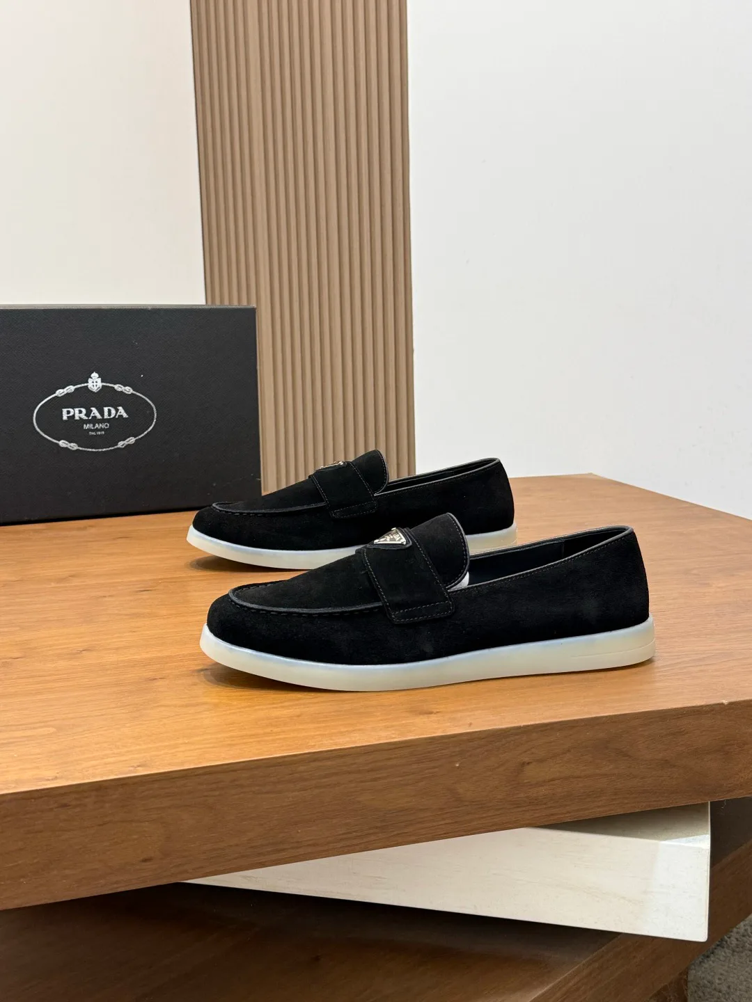Men's Loafers And Dress Shoes PRADA 18100288