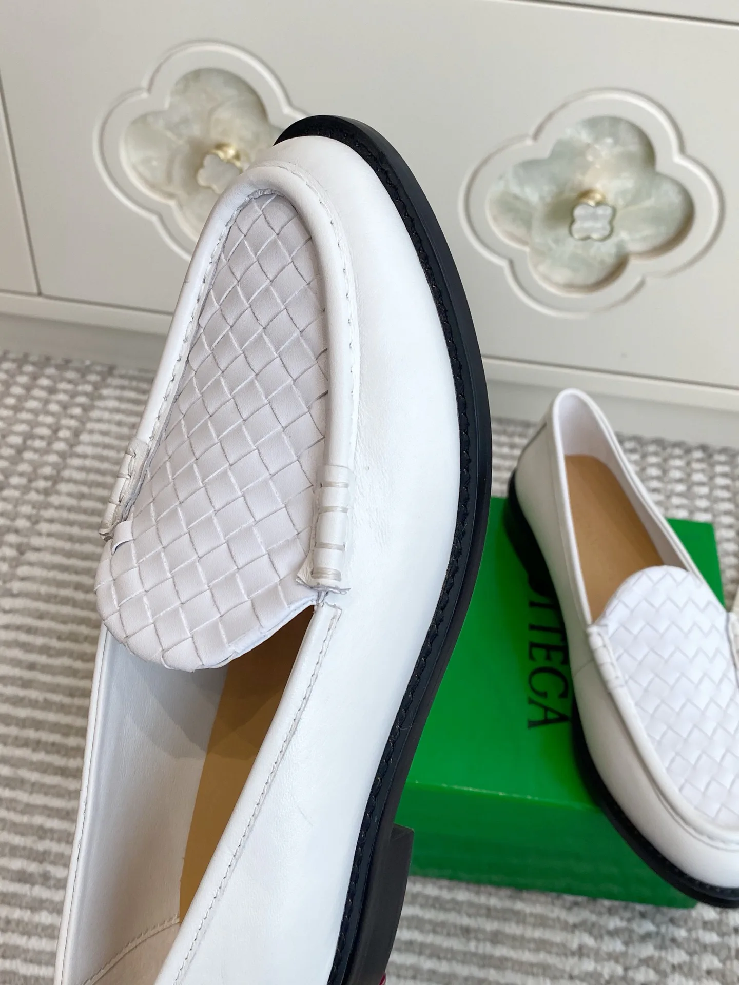 Women's Loafers And Moccasins BOTTEGA VENETA 18135148