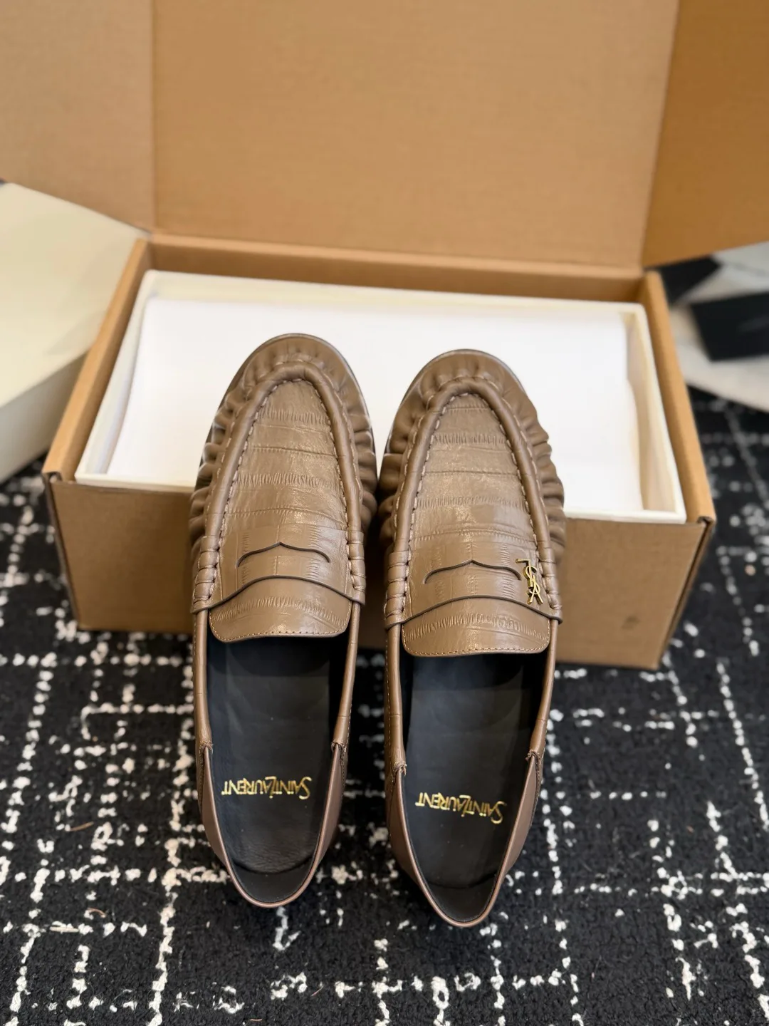 Women's Loafers And Moccasins SAINT LAURENT 18164541