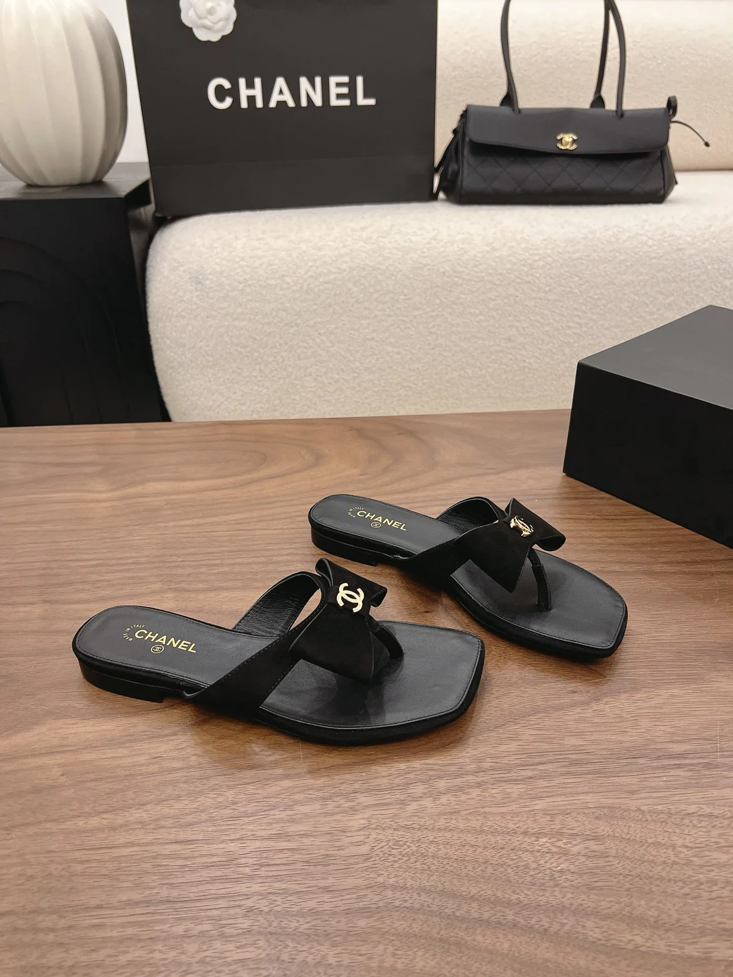 Women's Flip-Flops CHANEL 16944159