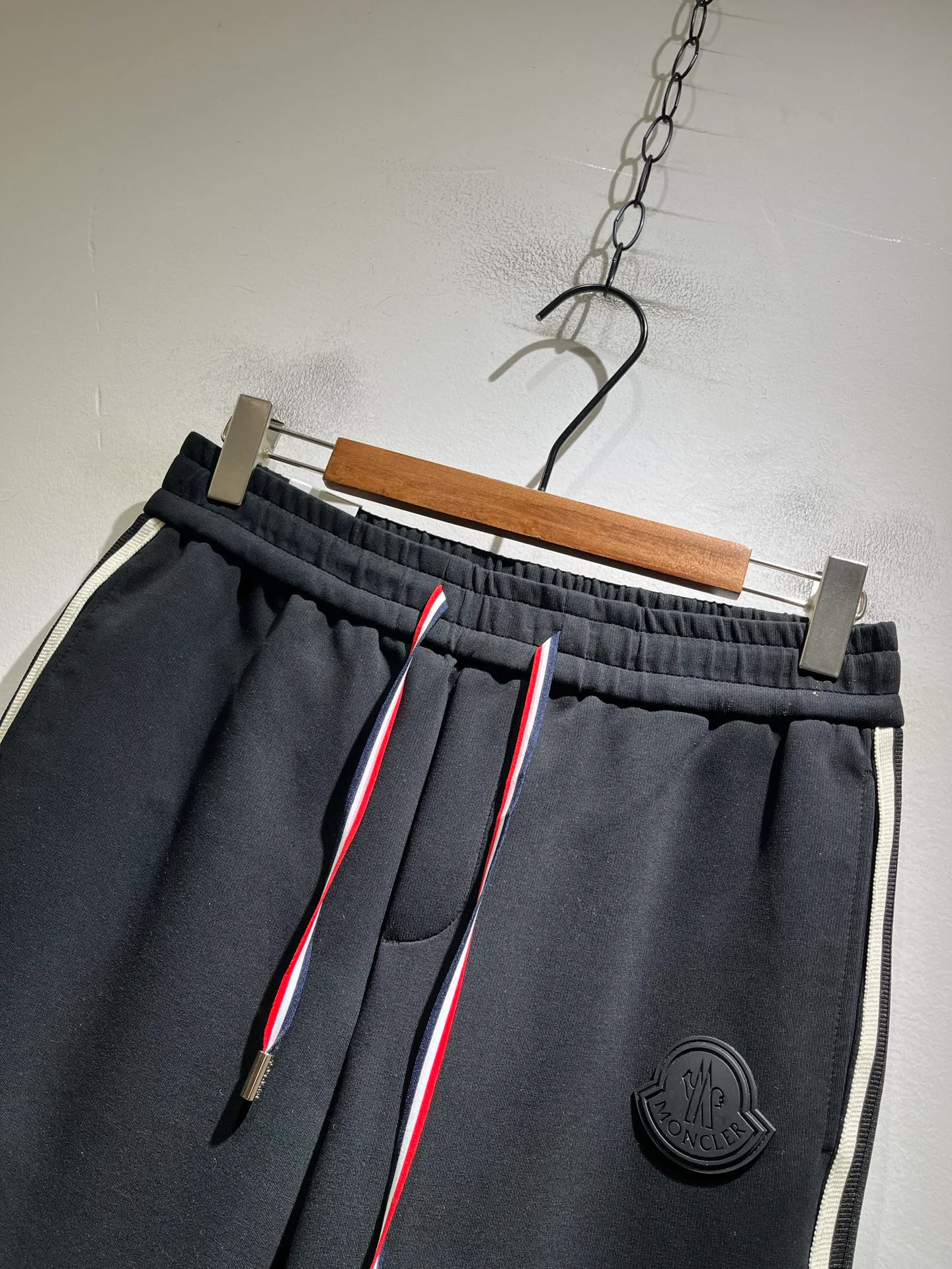 Men's Trousers MONCLER 18343128