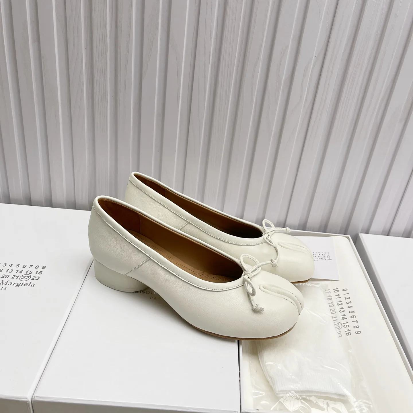 Women's Ballet Flats MAISON MARGIELA 18104497