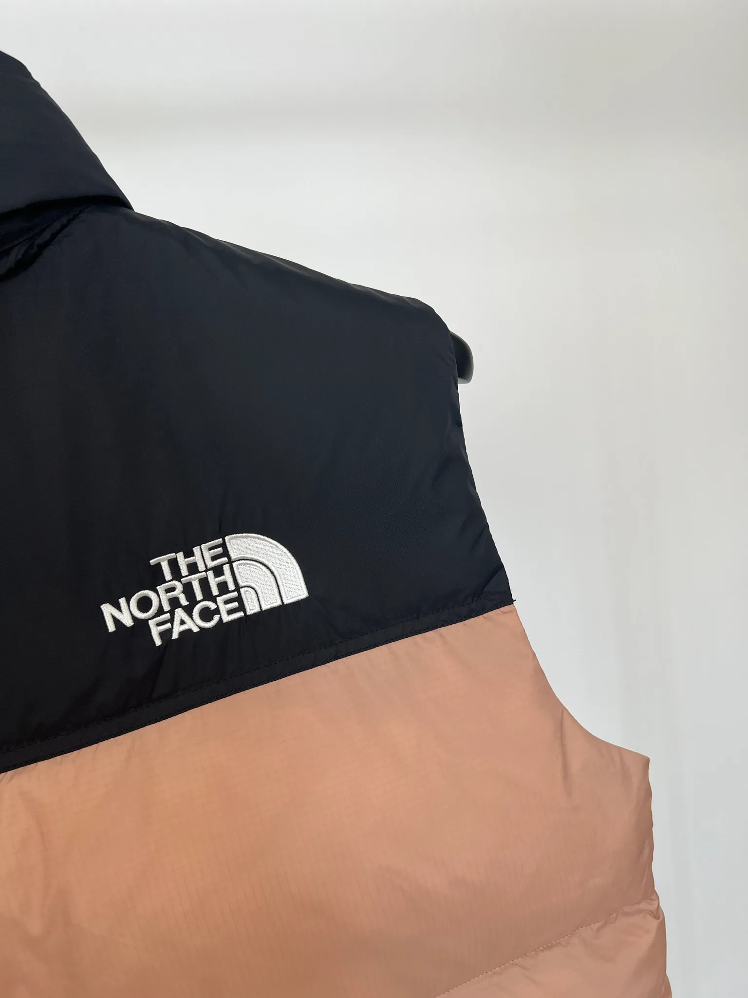 Women's Vests THE NORTH FACE 18416031