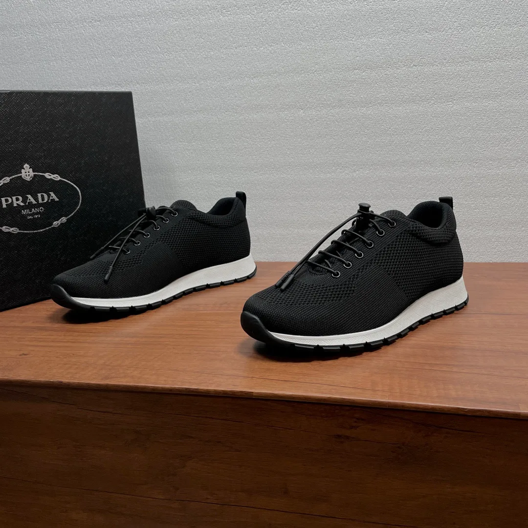 Men's Sneakers PRADA 18099900