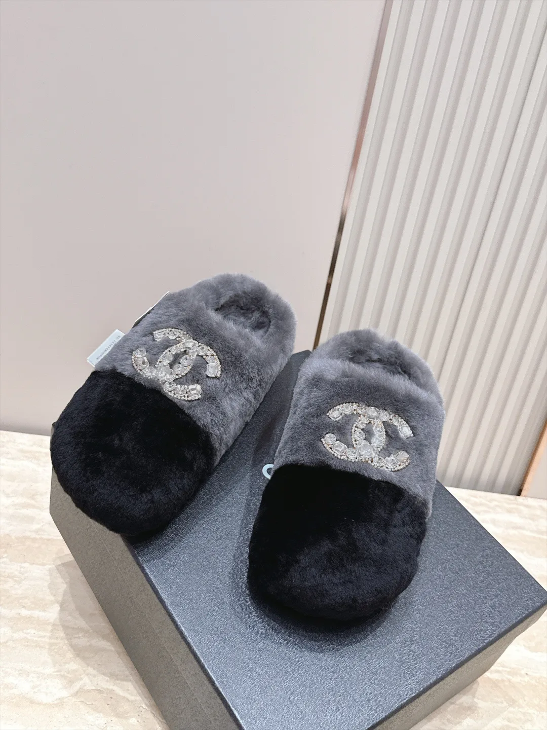 Women's Slippers CHANEL 18266279