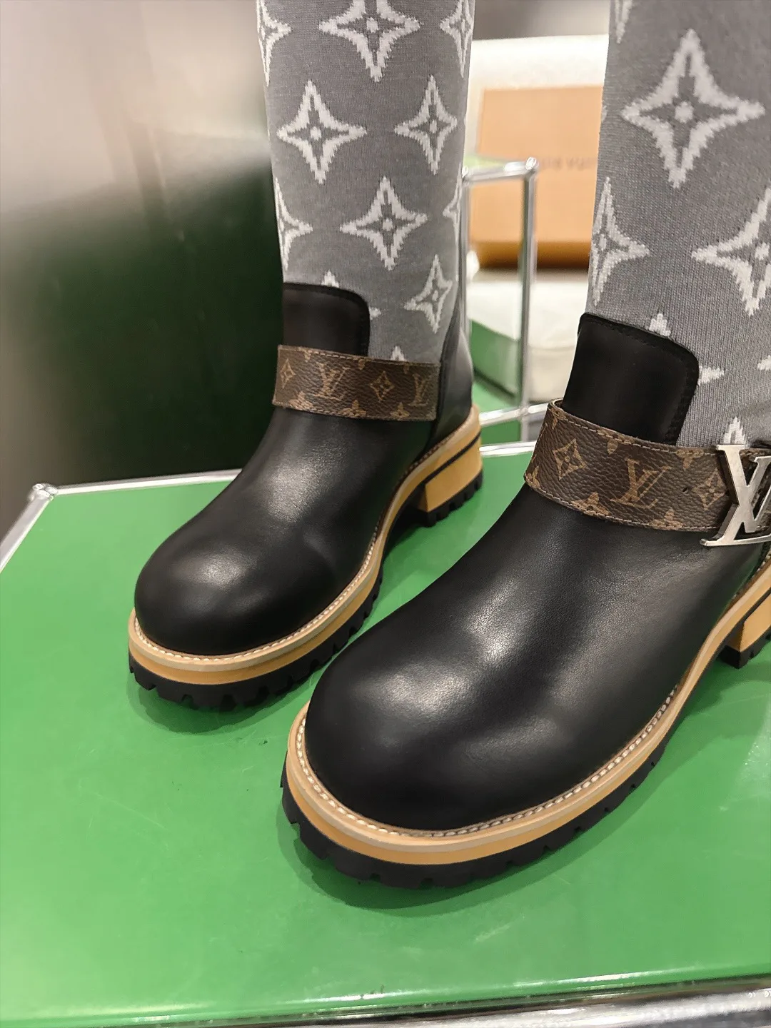 Women's Boots LOUIS VUITTON 18053370
