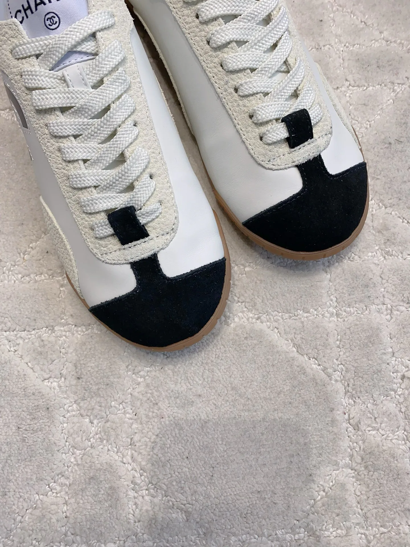 Women's Sneakers CHANEL 17936574