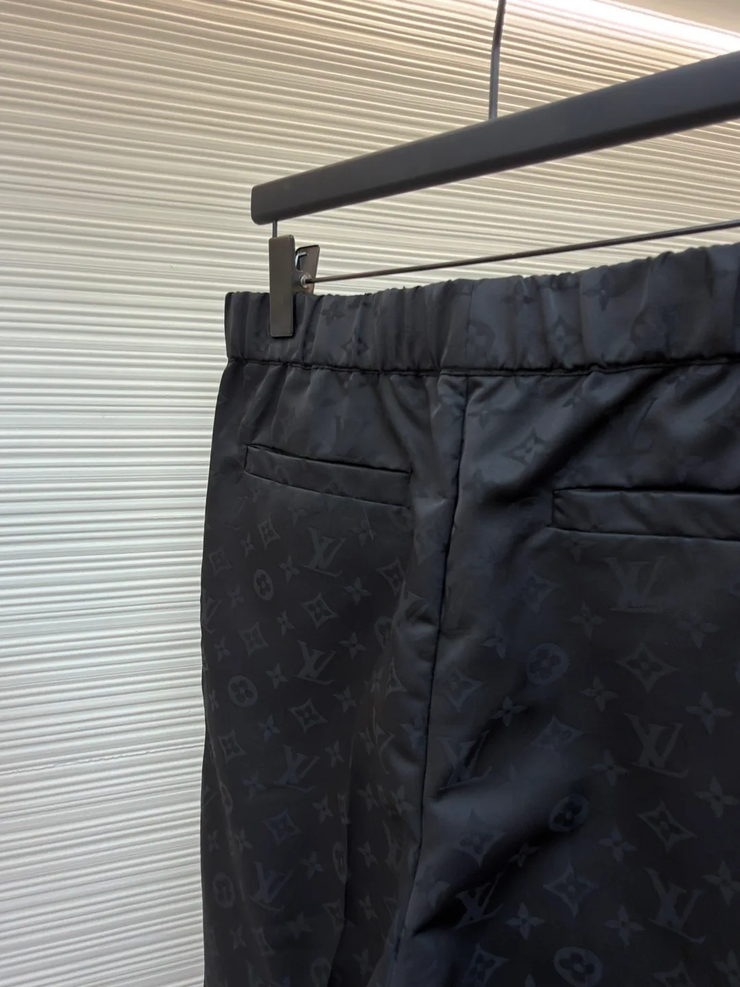 Men's Trousers LOUIS VUITTON 18260612