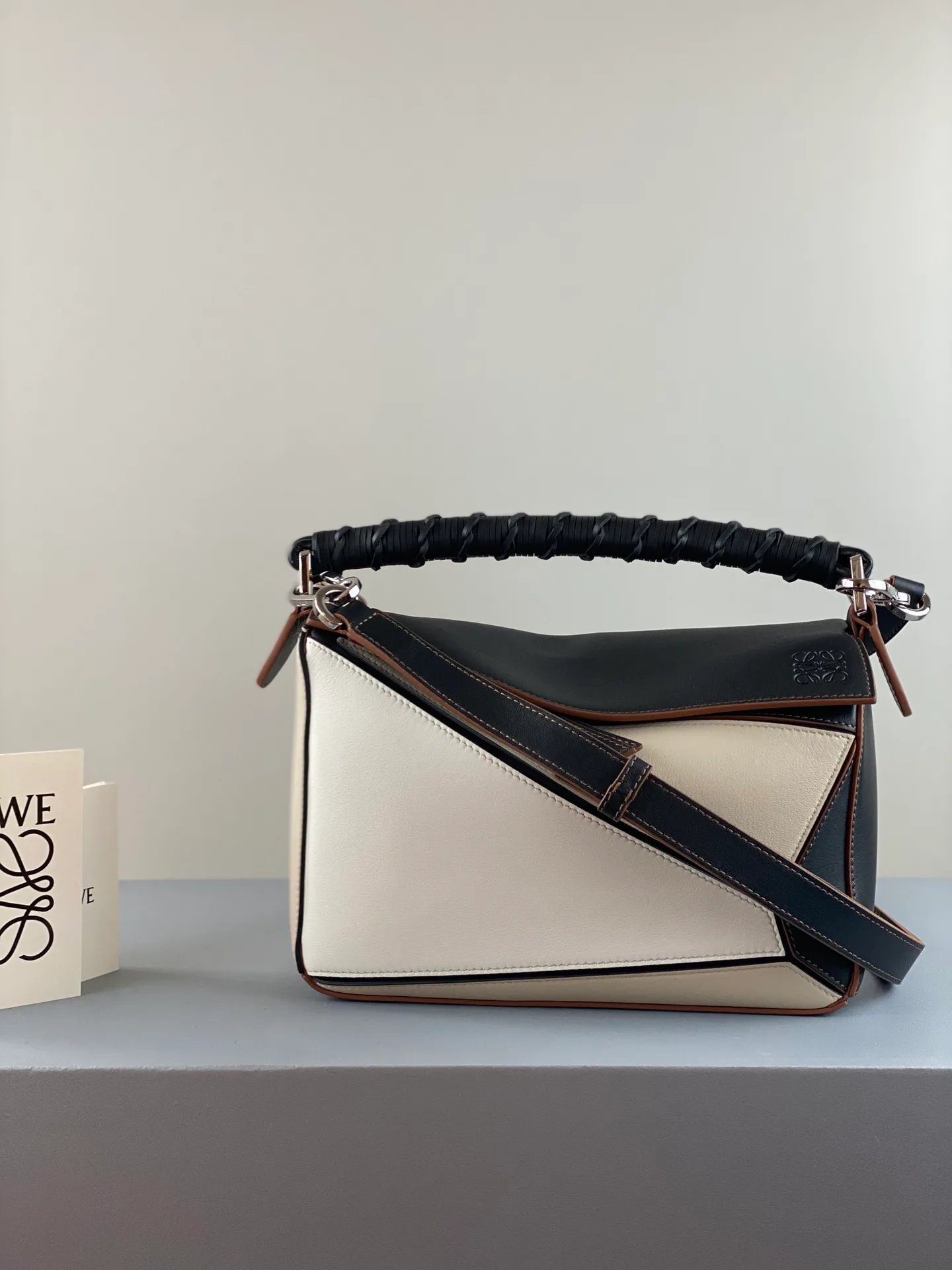 Women's Classic Handbags LOEWE 17271518