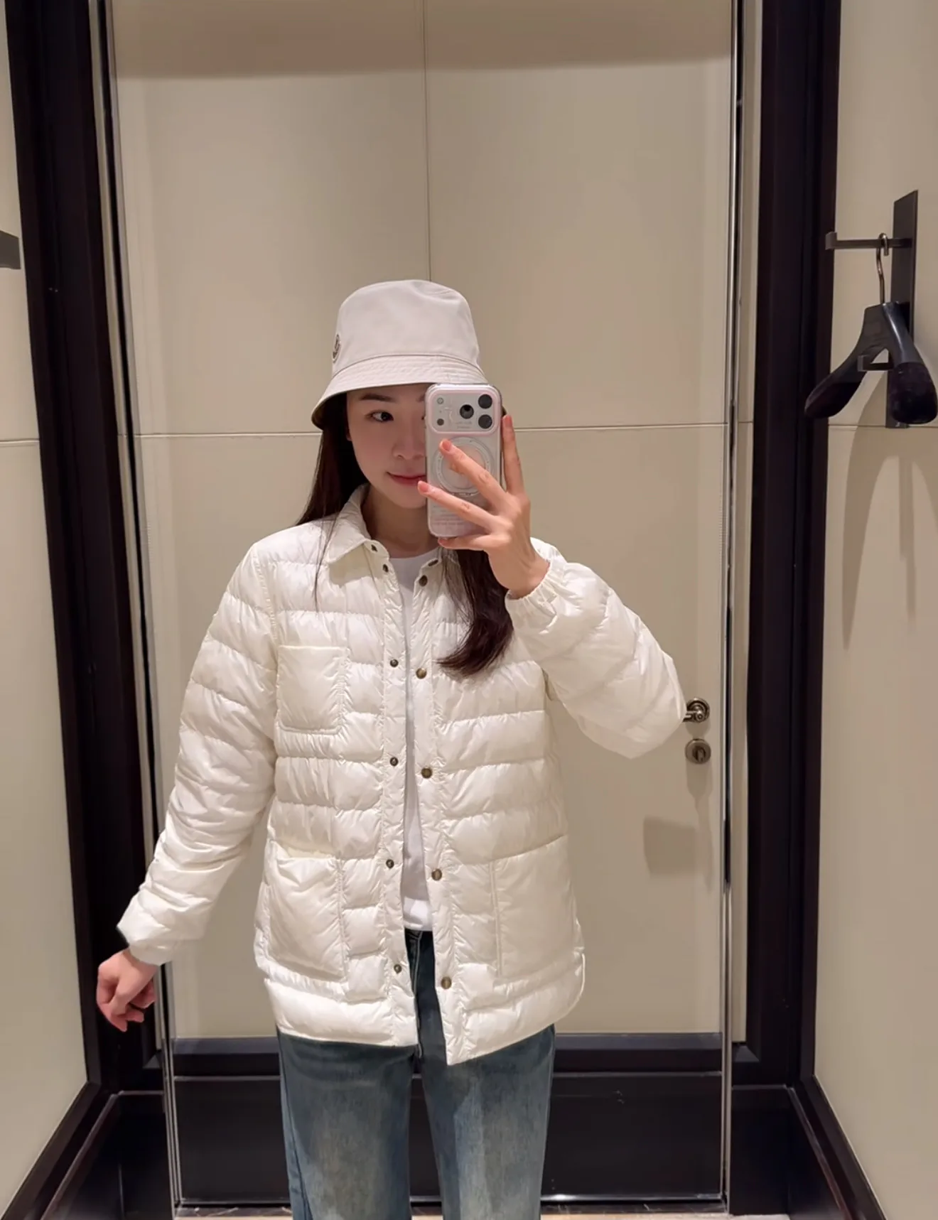 Women's Jackets And Down Jackets MONCLER 18113413