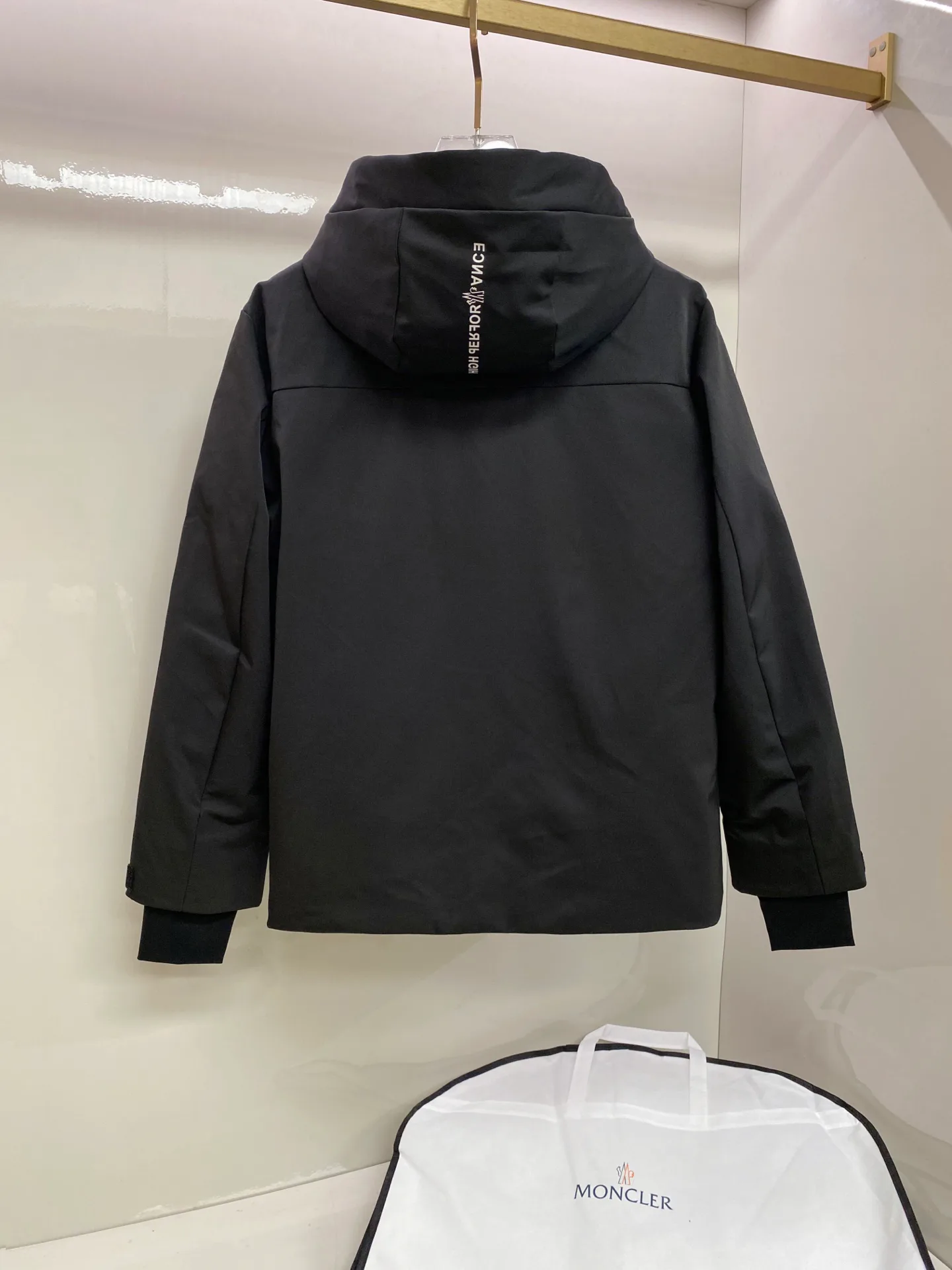 Men's Jackets And Down Jackets MONCLER 18029211
