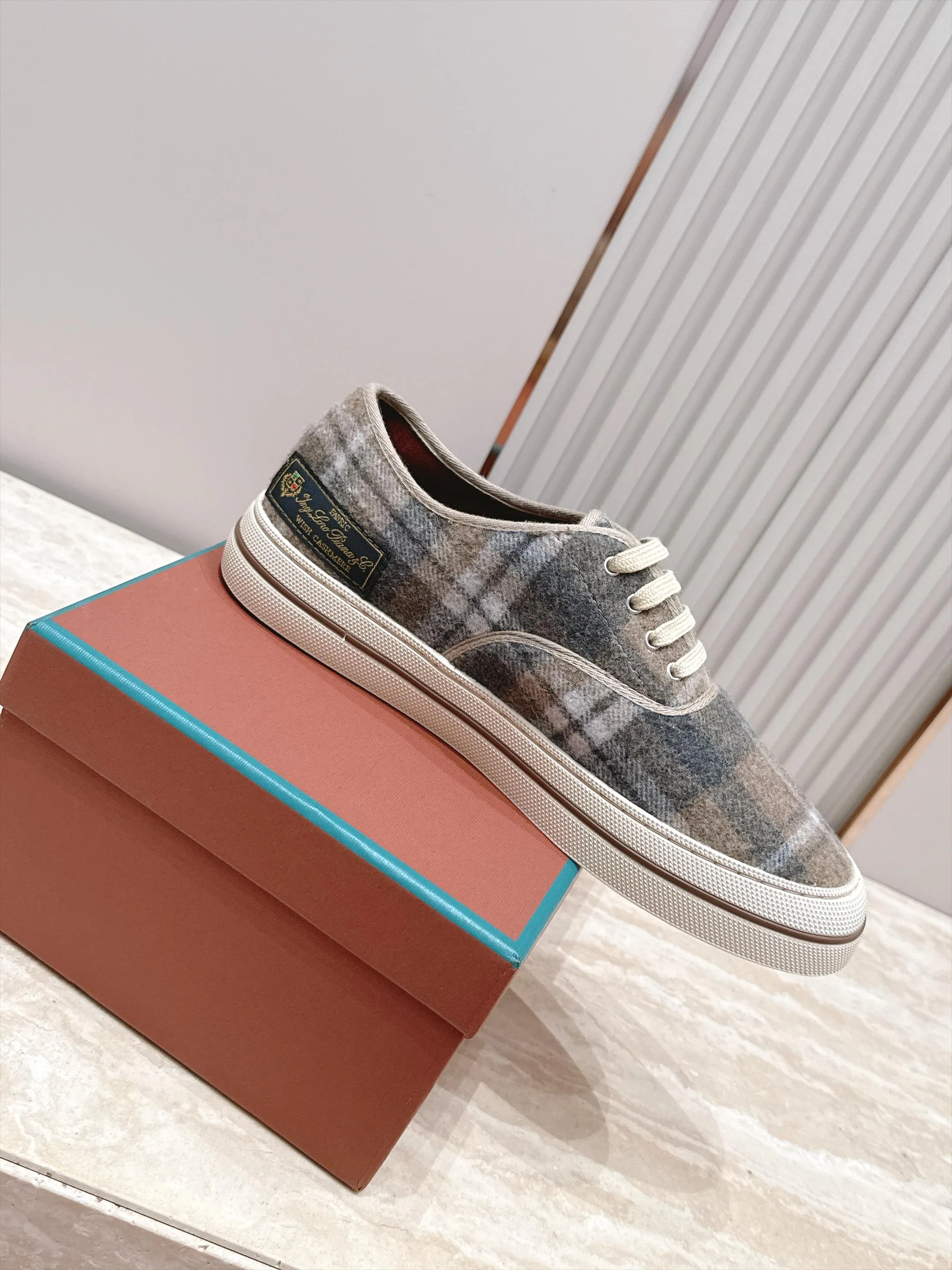 Women's Sneakers LORO PIANA 18285998