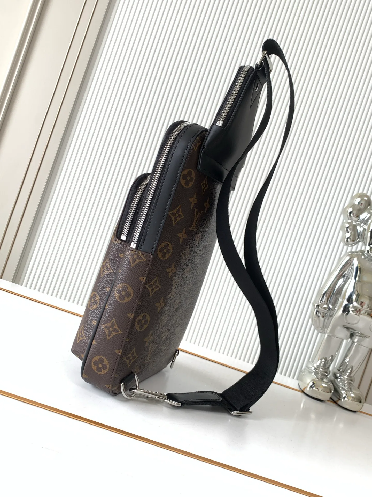 Women's Shoulder Bags LOUIS VUITTON 17893159