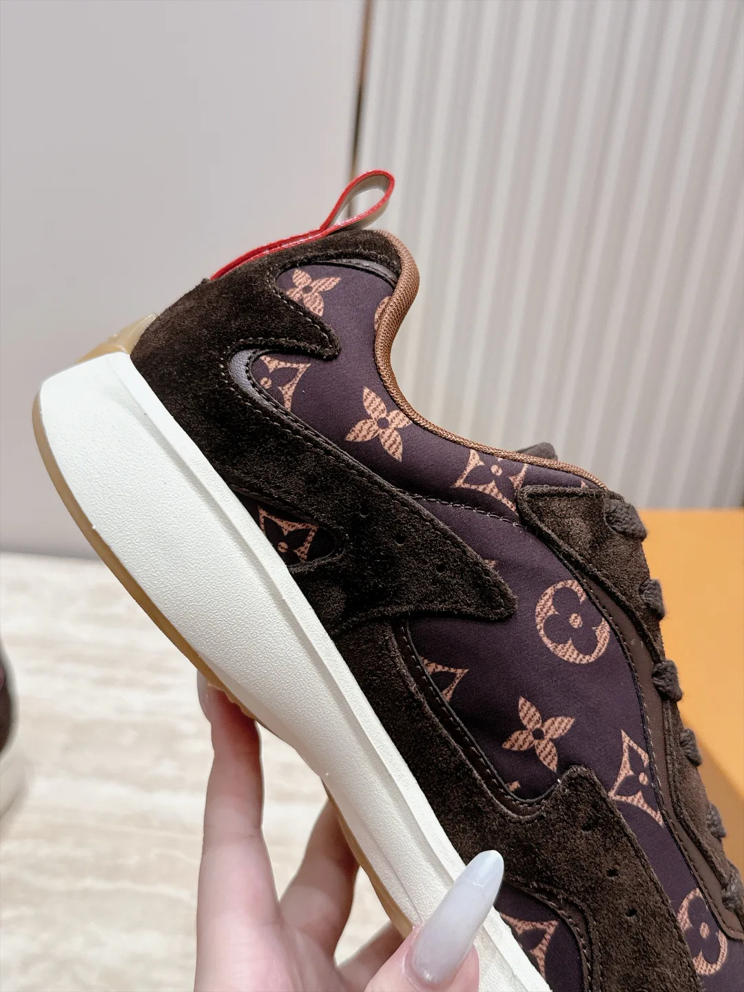 Men's Sneakers LOUIS VUITTON 17946644