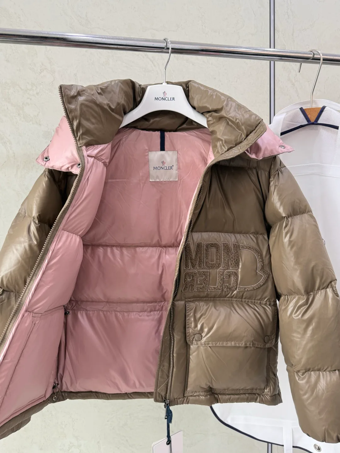 Куртки И Пуховики Мужские Moncler 18683791