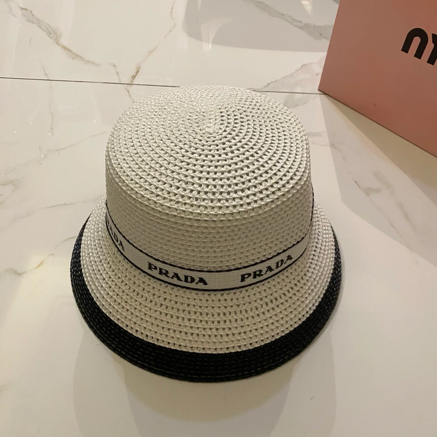 Hats PRADA 17498291
