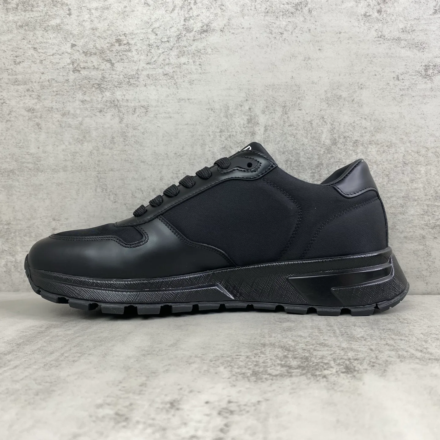 Men's Sneakers PRADA 18417490