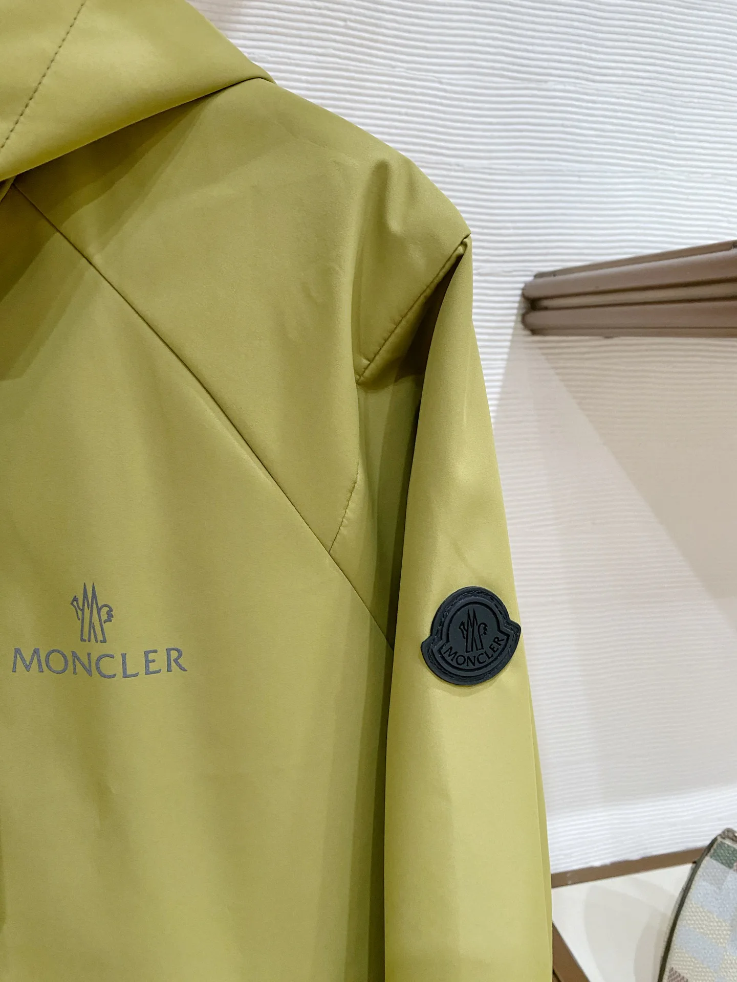 Men's Jackets And Down Jackets MONCLER 17993074