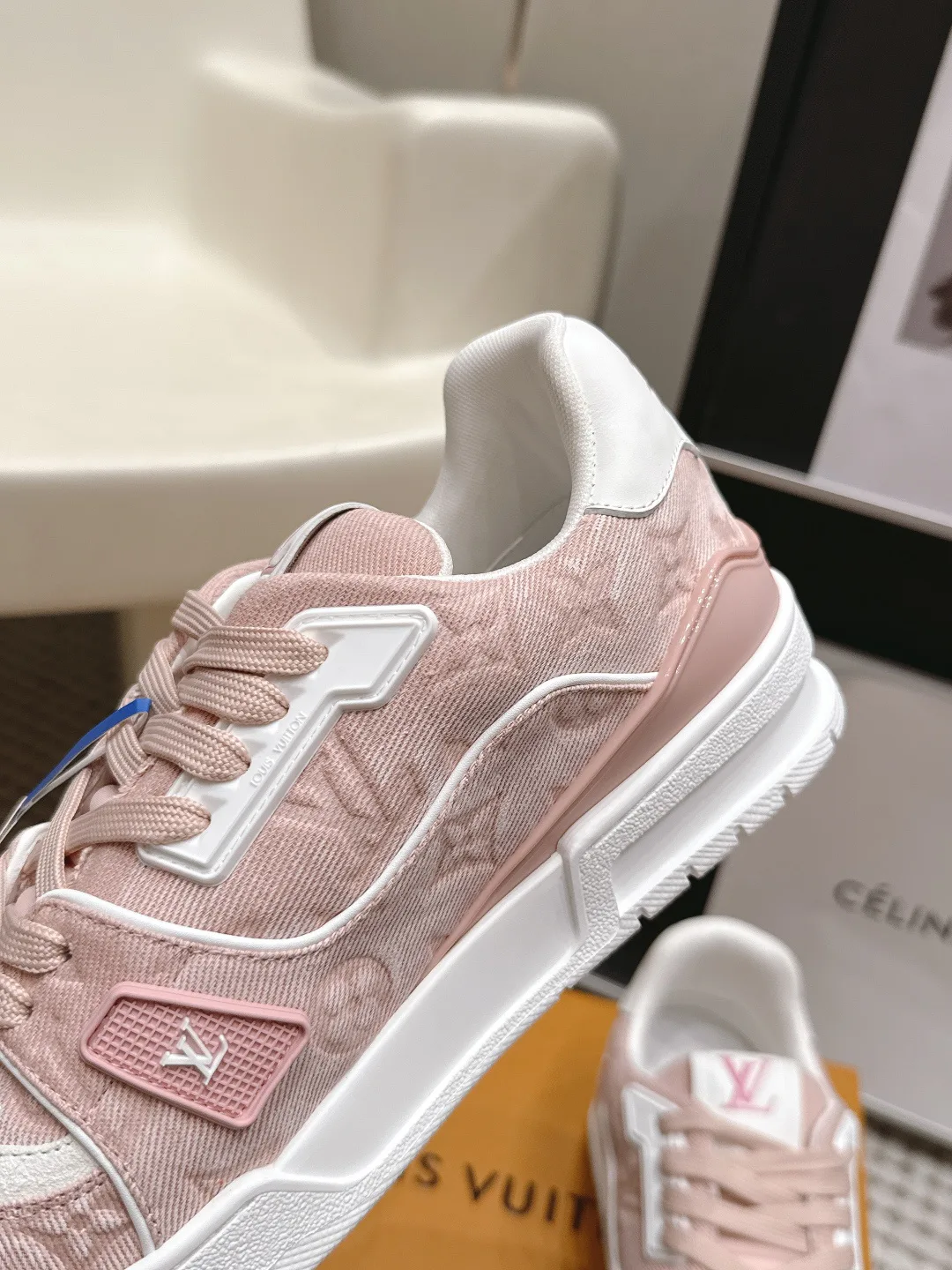 Women's Sneakers LOUIS VUITTON 17657681