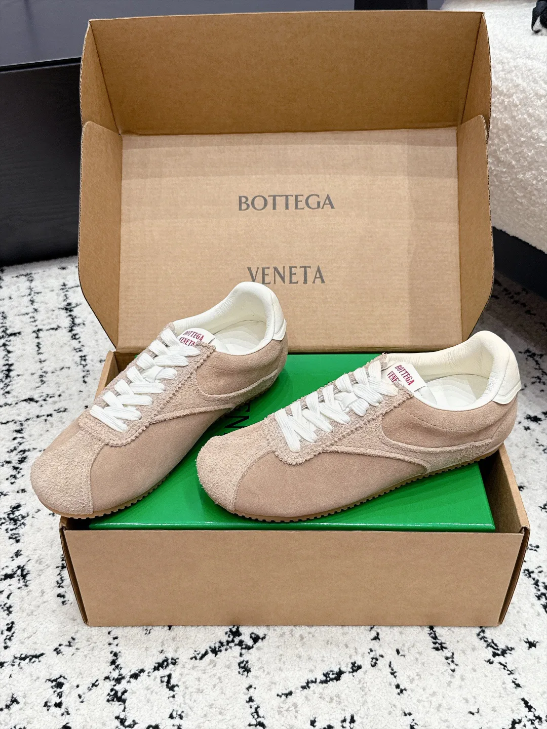 Women's Sneakers BOTTEGA VENETA 18125097