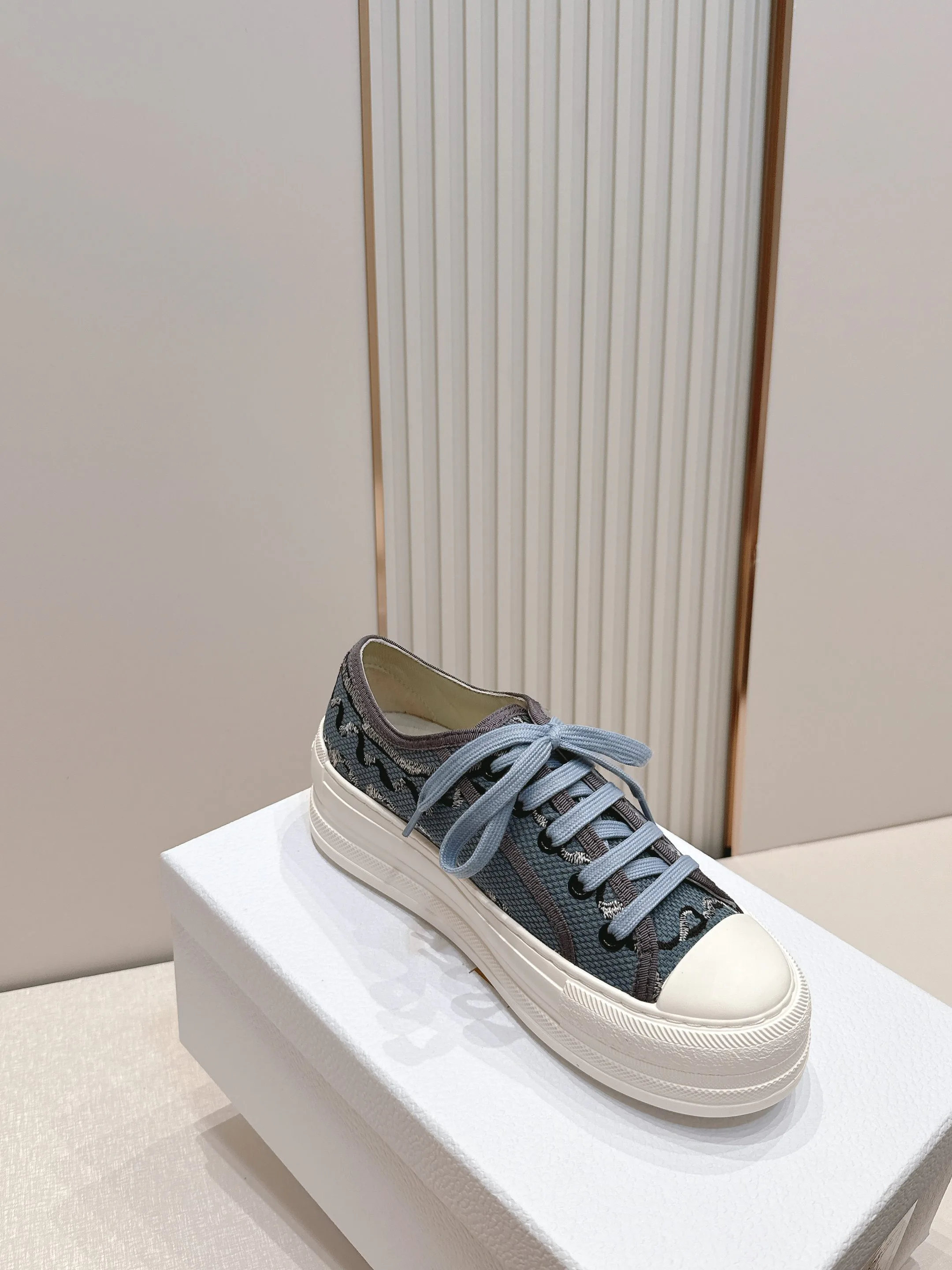 Women's Sneakers CHRISTIAN DIOR 17411427