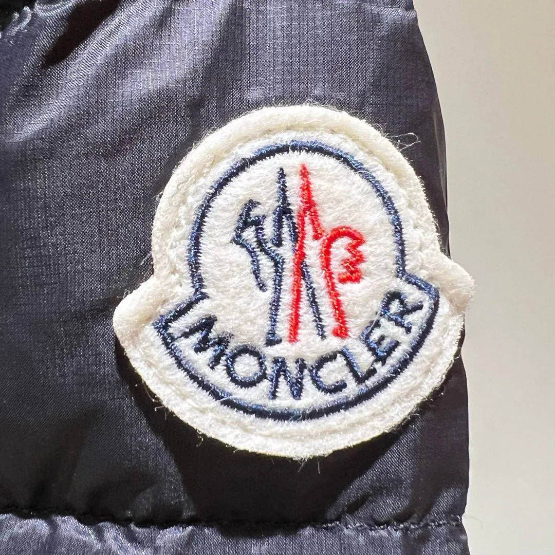 Women's Jackets And Down Jackets MONCLER 18180097