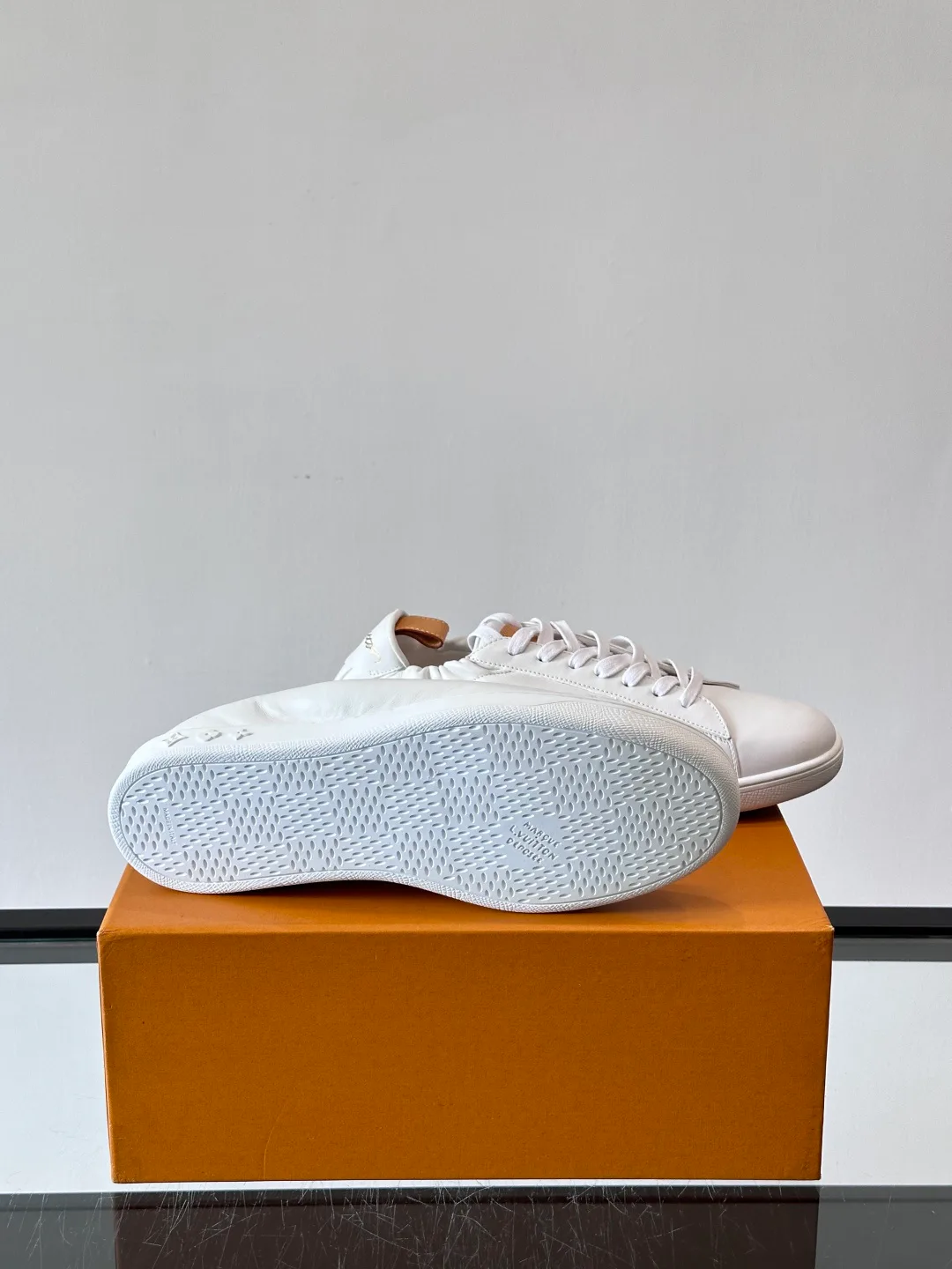 Men's Sneakers LOUIS VUITTON 18263693