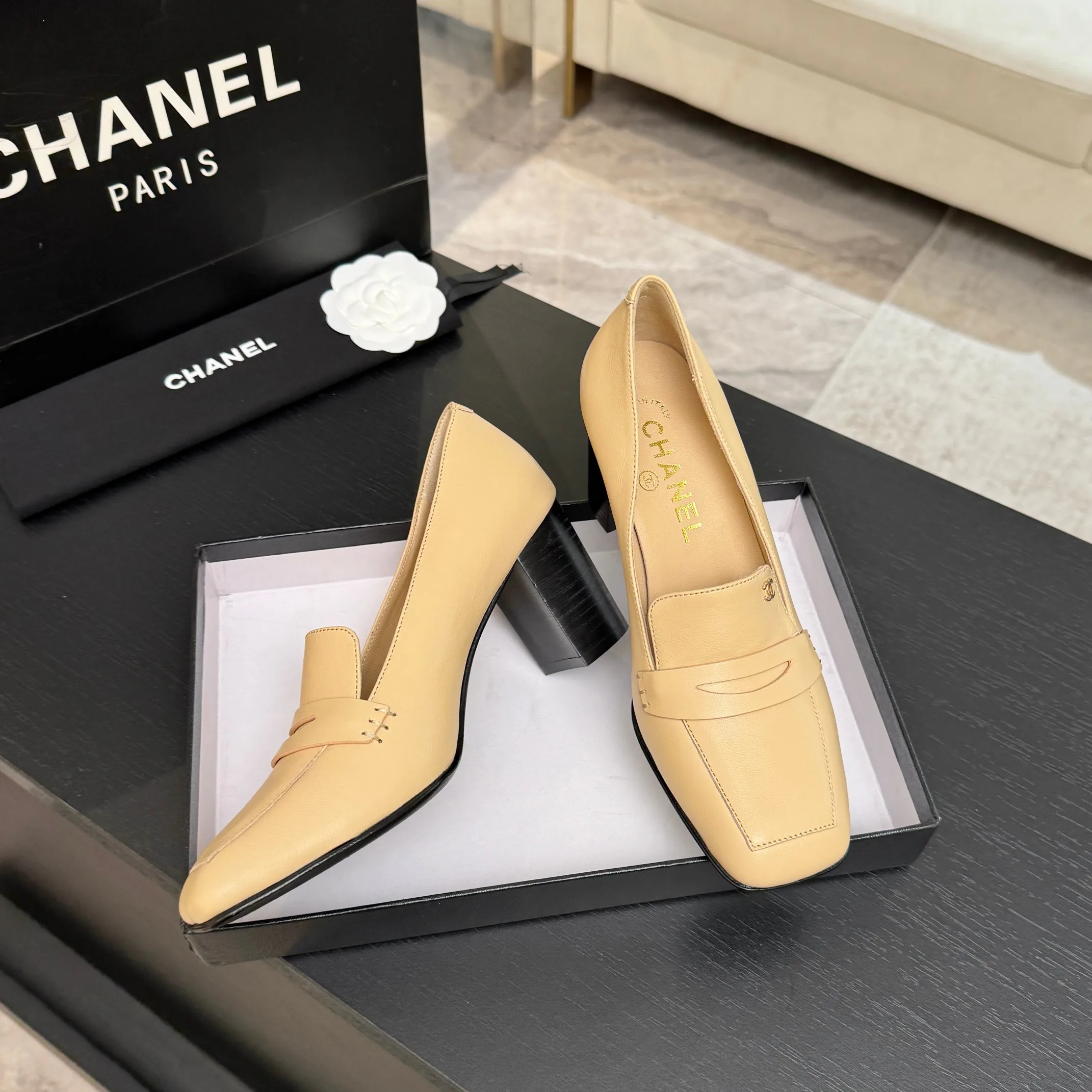Women's Loafers And Moccasins CHANEL 18063093