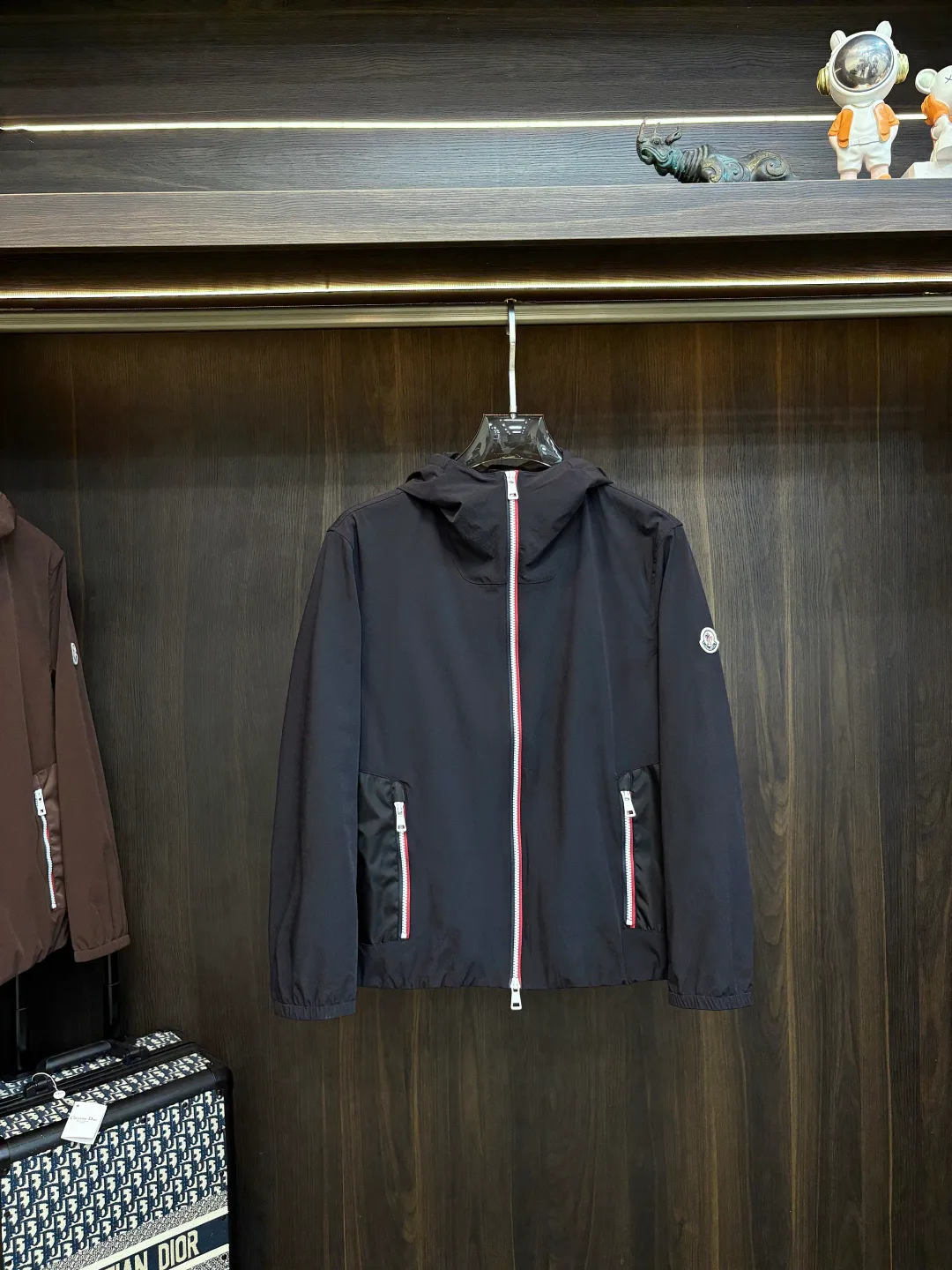 Women's Jackets And Down Jackets MONCLER 18157364