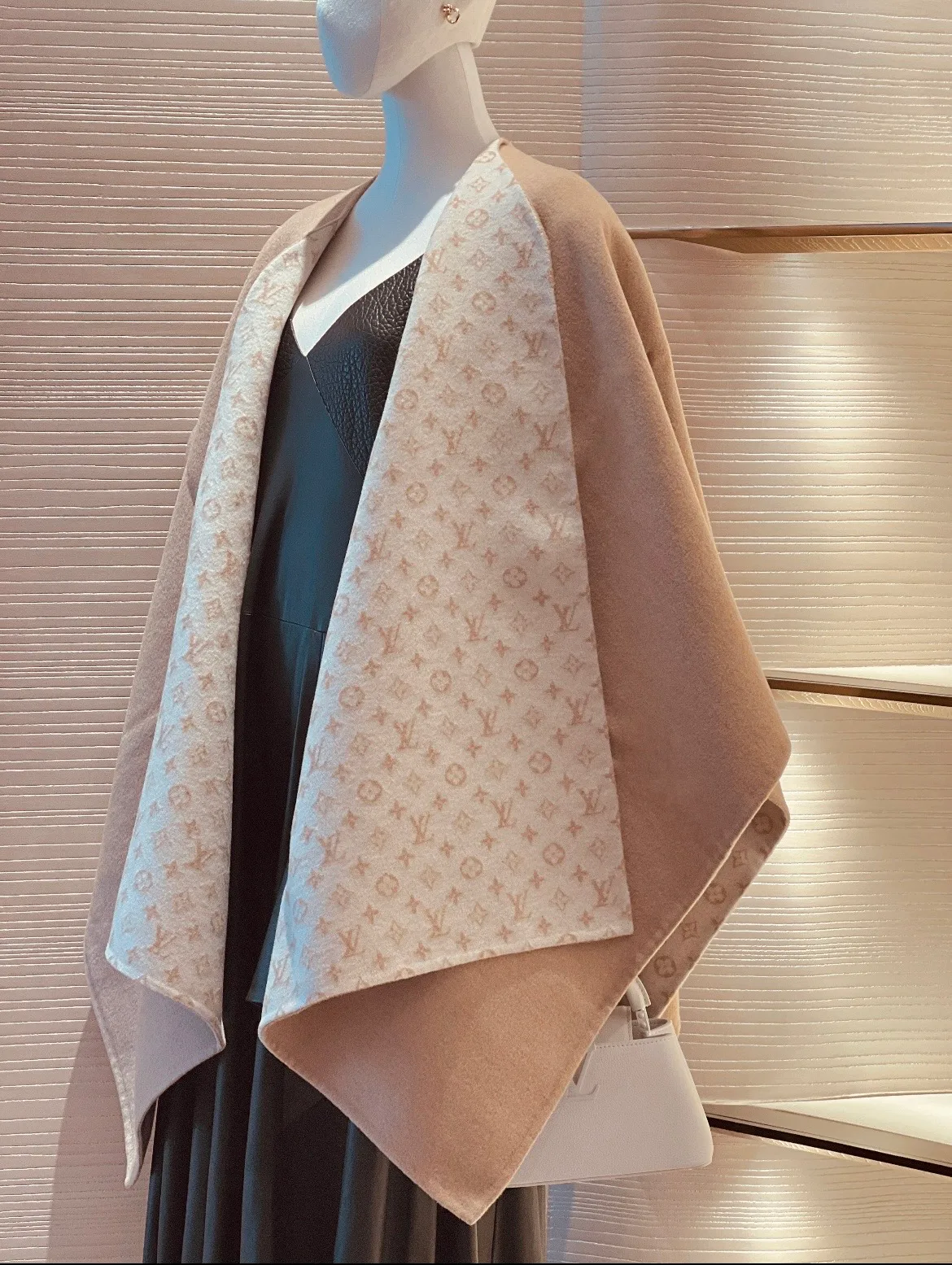 Women's Coats LOUIS VUITTON 19578079